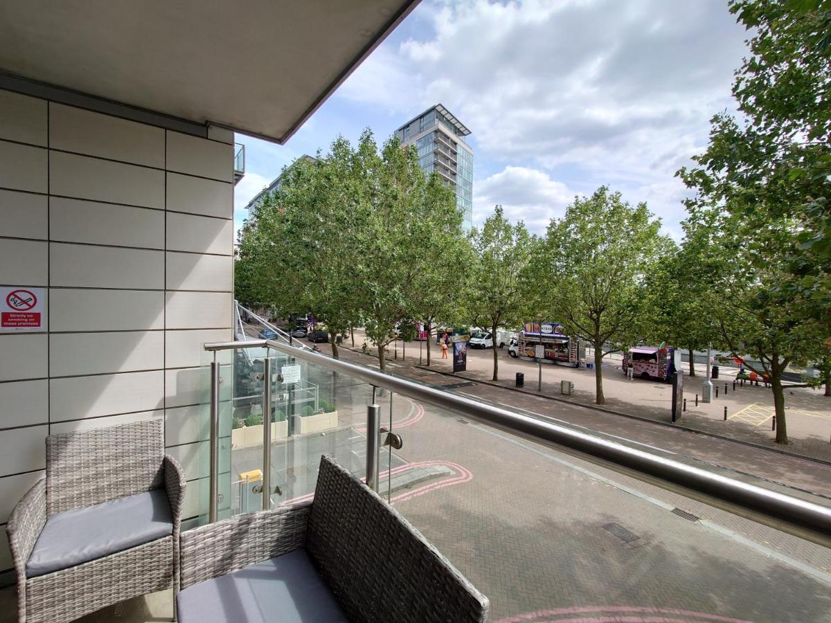 Fully Serviced Two Bed Apartment By Excel & O2 ロンドン エクステリア 写真
