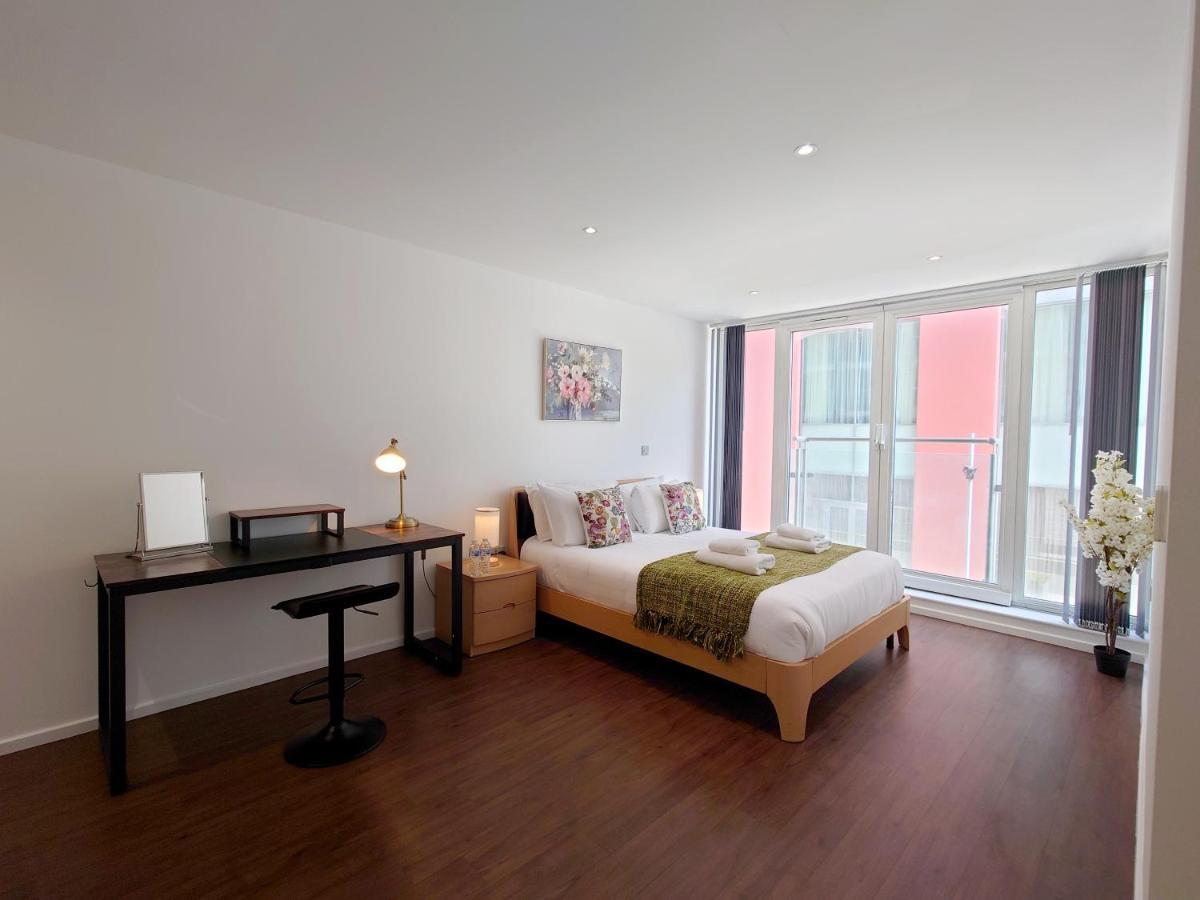 Fully Serviced Two Bed Apartment By Excel & O2 ロンドン エクステリア 写真