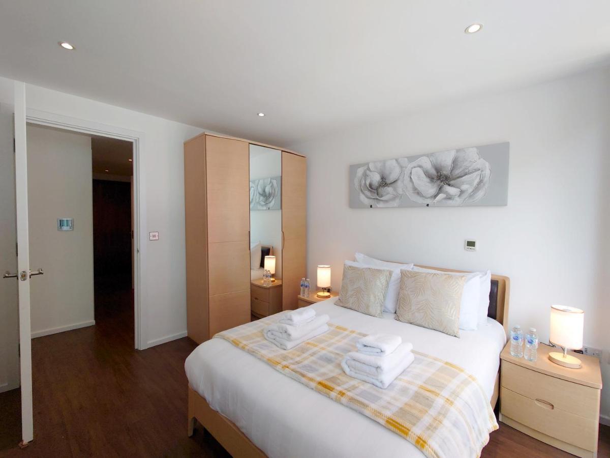 Fully Serviced Two Bed Apartment By Excel & O2 ロンドン エクステリア 写真