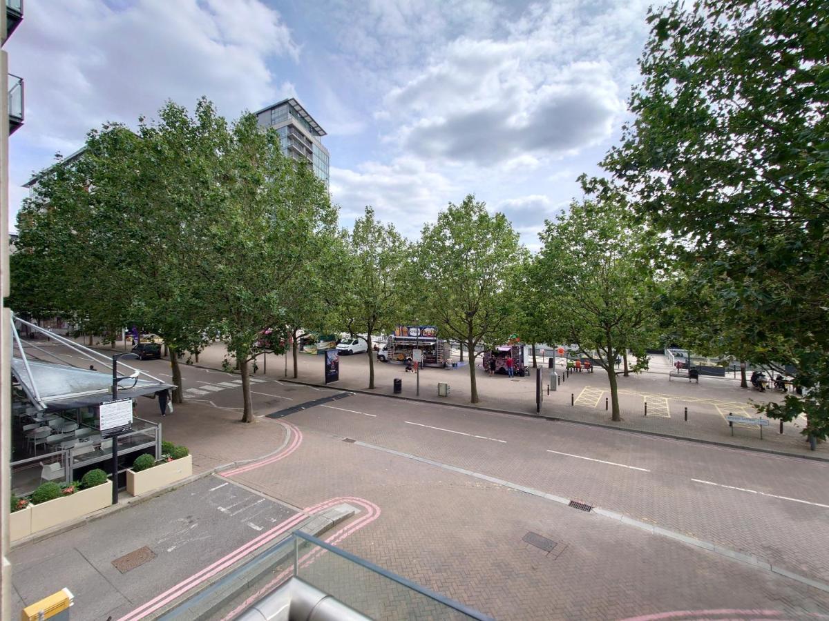 Fully Serviced Two Bed Apartment By Excel & O2 ロンドン エクステリア 写真