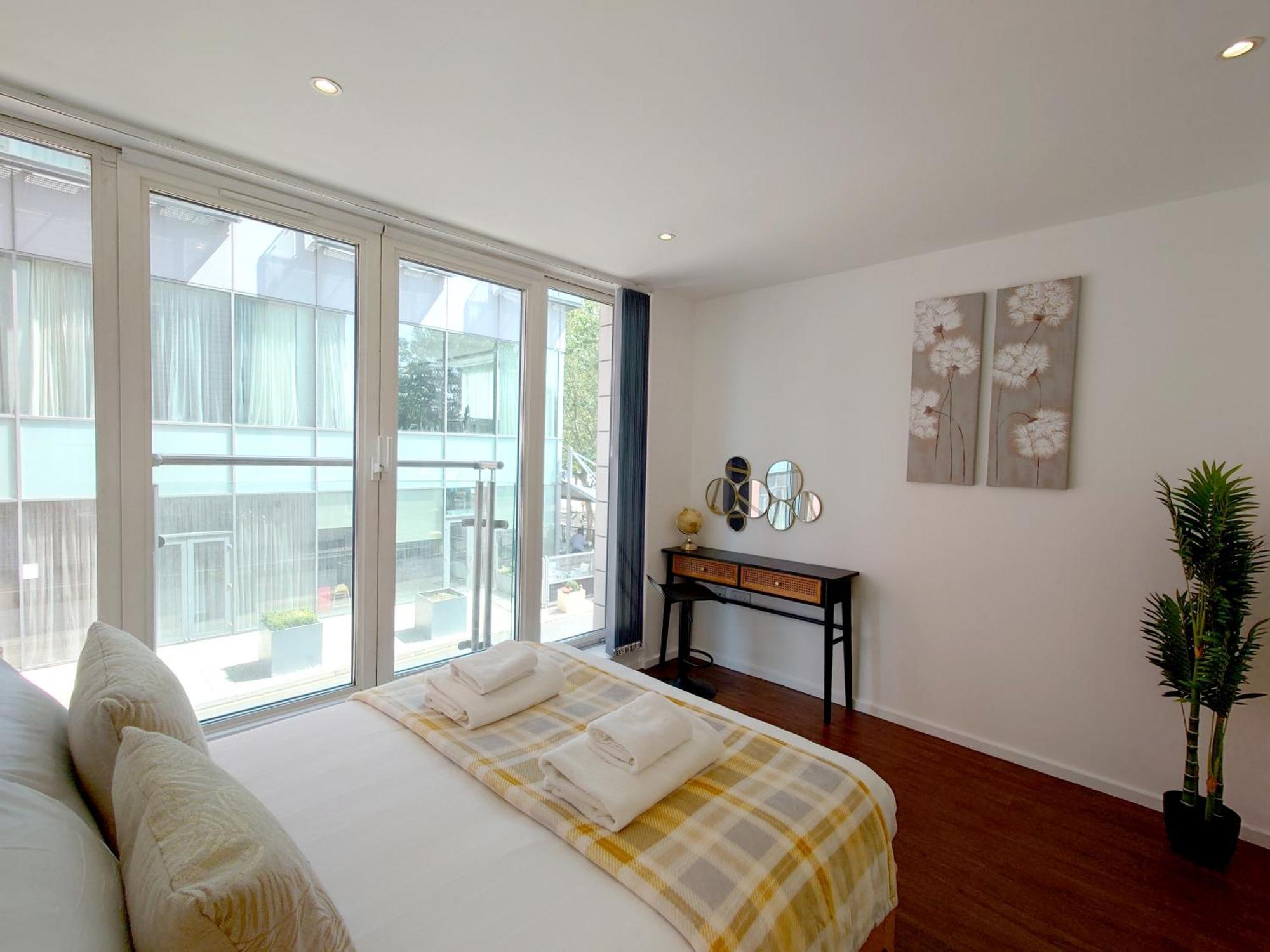 Fully Serviced Two Bed Apartment By Excel & O2 ロンドン エクステリア 写真